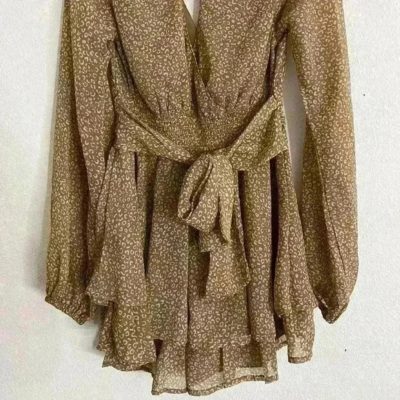 NWT FUN & FLIRT LONG SLEEVE ROMPER - Picture 2 of 3